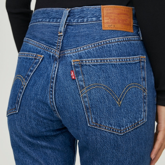 SOLD Levi's 501 classic medium wash jeans - Picture 5 of 5